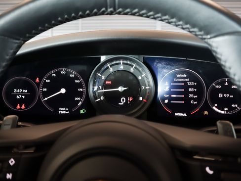 Used 2024 Porsche 911 Carrera S w/ Premium Package image 16