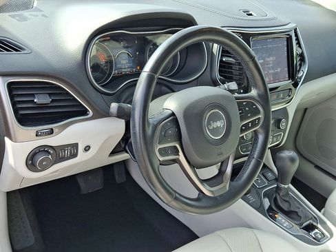 Used 2021 Jeep Cherokee Limited w/ Elite Package AWD/4WD image 25