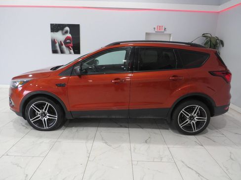Used 2019 Ford Escape SEL image 6