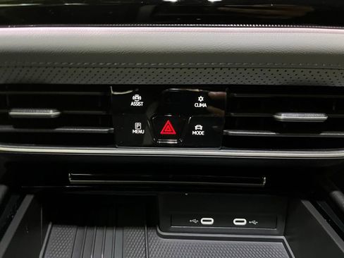 New 2026 Volkswagen Atlas Peak Edition AWD/4WD image 15