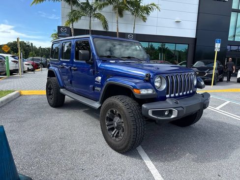 Used 2018 Jeep Wrangler Unlimited Sahara AWD/4WD image 2
