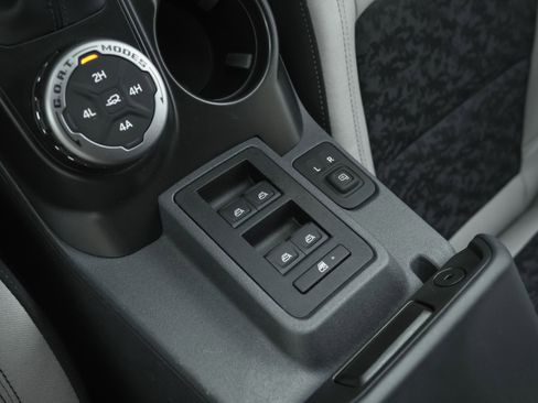 Used 2023 Ford Bronco Wildtrak image 17