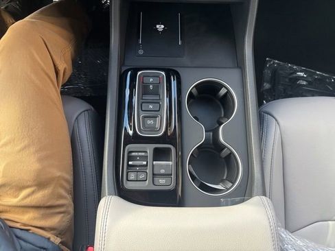 New 2025 Honda Pilot Touring image 17