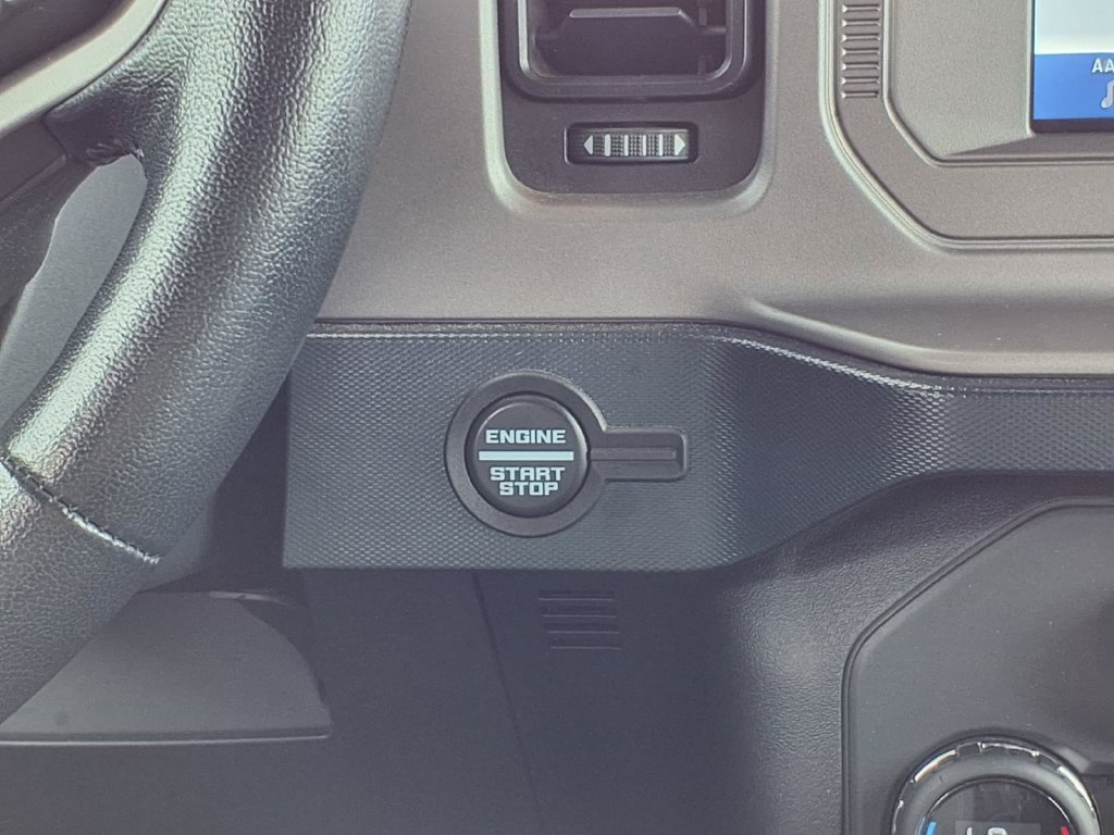 Certified 2023 Ford Bronco Outer Banks w/ Sasquatch Package AWD/4WD image 19