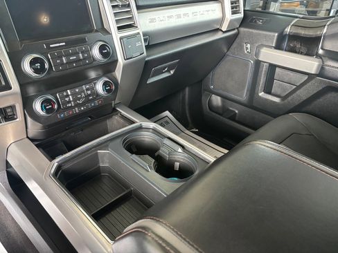 Used 2019 Ford F250 Platinum w/ Platinum Ultimate Package AWD/4WD image 19