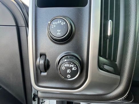 Used 2018 GMC Sierra 1500 SLT AWD/4WD image 16