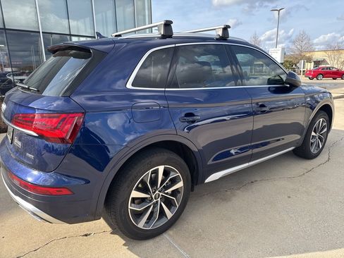 Used 2023 Audi Q5 2.0T Premium w/ Convenience Package image 2