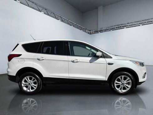 Used 2019 Ford Escape SE AWD/4WD image 3