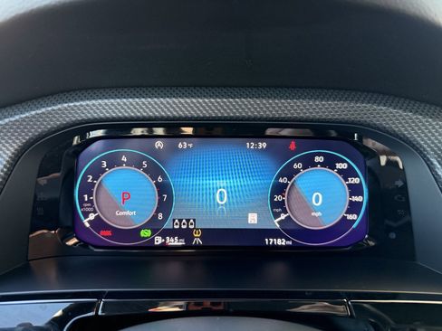 Used 2024 Volkswagen Atlas Cross Sport SEL R-Line w/ Adventure Package image 17