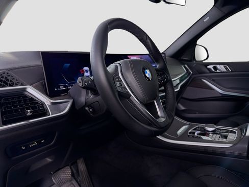 Used 2025 BMW X5 xDrive40i AWD/4WD image 10