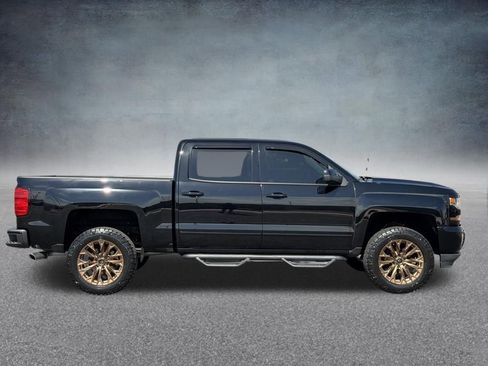 Used 2018 Chevrolet Silverado 1500 LT w/ All Star Edition AWD/4WD image 2