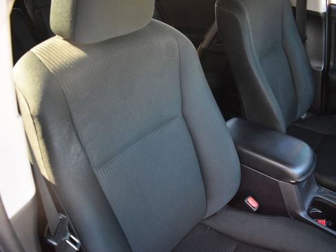 Used 2018 Toyota RAV4 LE image 21