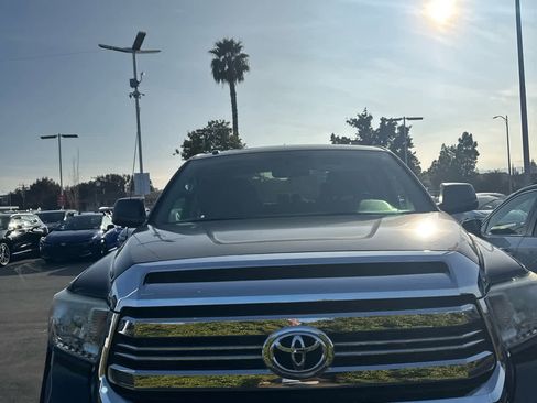 Used 2017 Toyota Tundra SR5 image 2