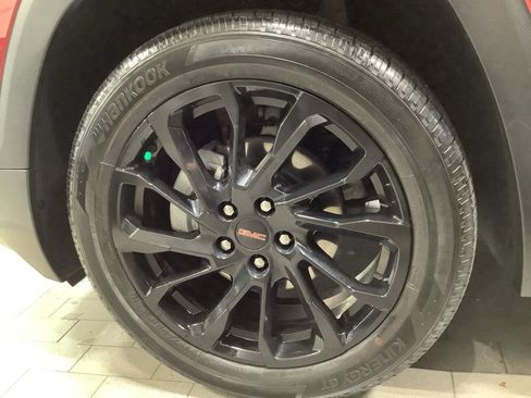 Used 2023 GMC Terrain SLE w/ Driver Convenience Package image 31