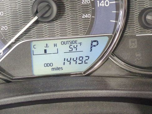 Used 2015 Toyota Corolla LE image 30