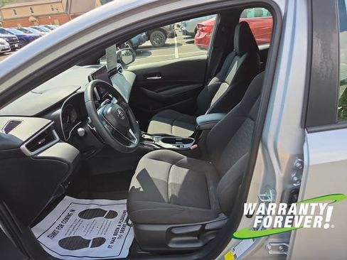 Used 2025 Toyota Corolla SE w/ SE Package FWD image 13