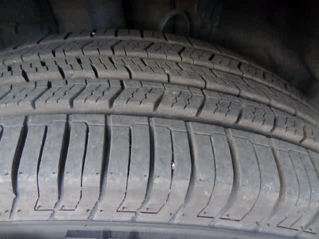 Used 2024 Toyota RAV4 XLE FWD image 16