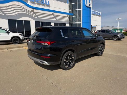 Used 2024 Mitsubishi Outlander SE AWD/4WD image 2