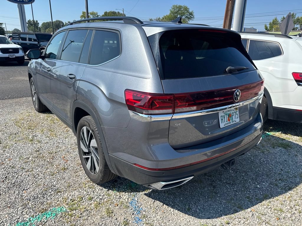 Used 2025 Volkswagen Atlas SE FWD image 4