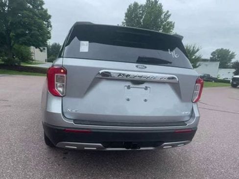 Used 2023 Ford Explorer XLT w/ Equipment Group 202A AWD/4WD image 3