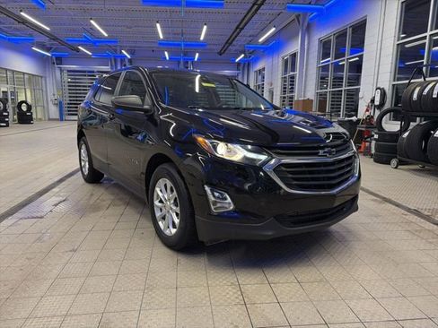 Used 2020 Chevrolet Equinox LS w/ LS Convenience Package image 1