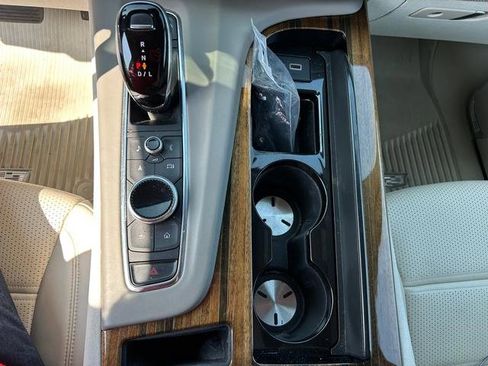 Used 2023 Cadillac Escalade Sport Platinum w/ LPO, ONYX Package image 17