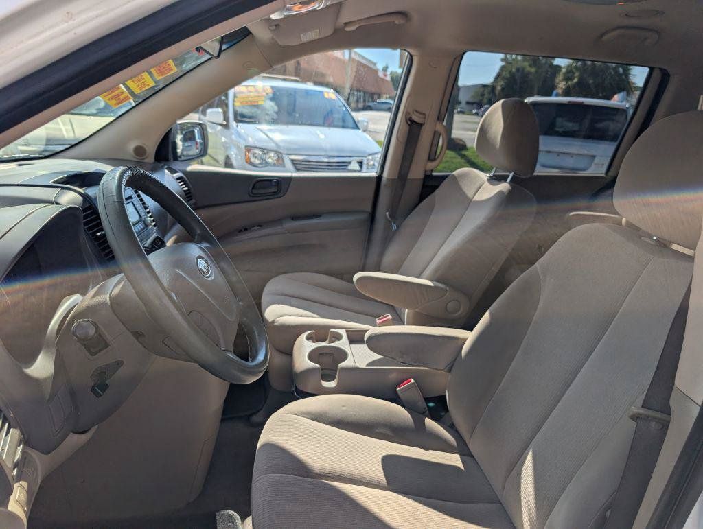 Used 2010 Kia Sedona LX FWD image 9
