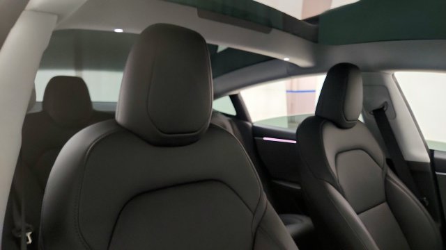 Used 2025 Tesla Model 3 RWD image 33