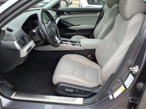 Used 2018 Honda Accord Touring image 15