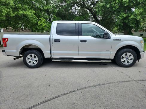 Used 2015 Ford F150 XLT image 9