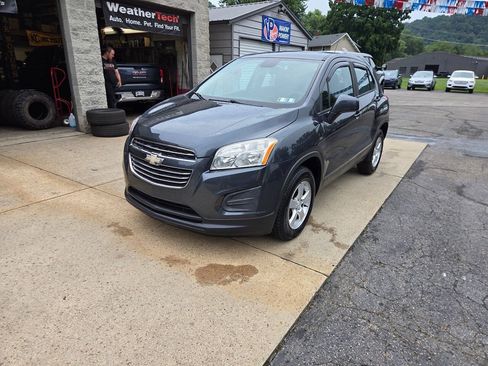 Used 2016 Chevrolet Trax LS AWD/4WD image 3