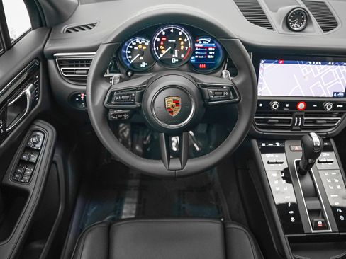 New 2026 Porsche Macan image 16