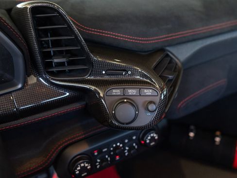 Used 2015 Ferrari 458 Speciale Coupe RWD image 24