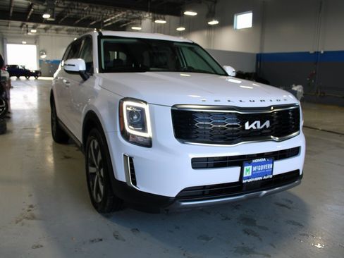 Used 2022 Kia Telluride S image 4