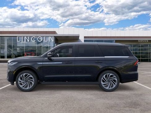 New 2026 Lincoln Navigator Premiere AWD/4WD image 3