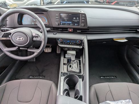 New 2026 Hyundai Elantra Limited FWD image 14