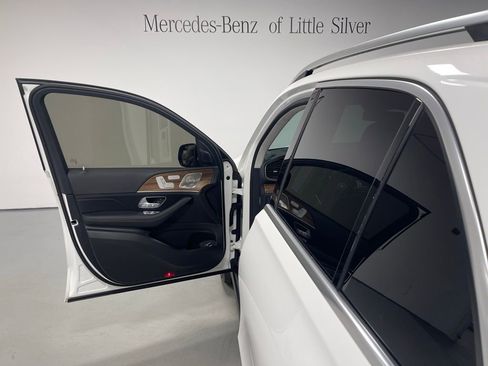 Used 2025 Mercedes-Benz GLE 350 4MATIC image 17