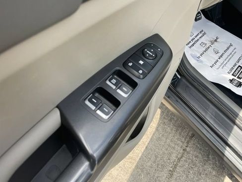 Used 2019 Kia Sportage LX AWD/4WD image 12
