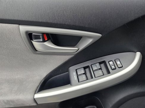 Used 2015 Toyota Prius Three image 17