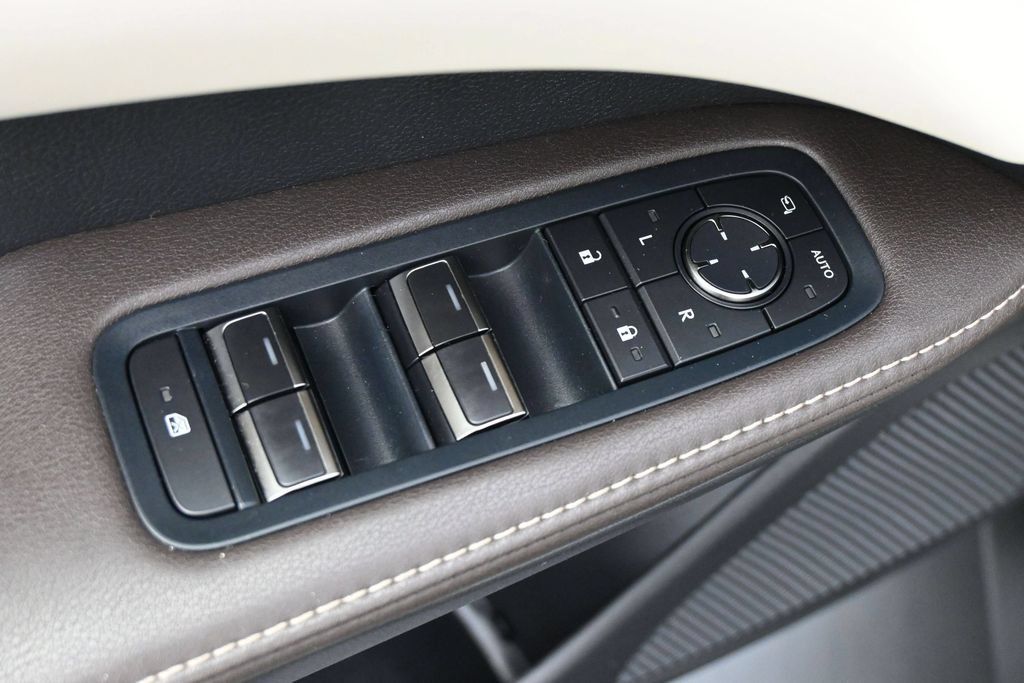 Used 2023 Lexus RX 350 Premium w/ Cold Area Package AWD/4WD image 4