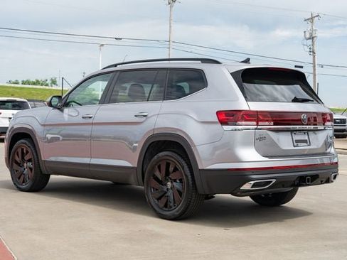 New 2026 Volkswagen Atlas SE FWD image 4