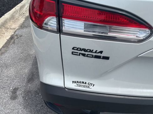 Used 2024 Toyota Corolla Cross AWD Hybrid image 16