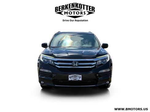 Used 2017 Honda Pilot Touring image 8