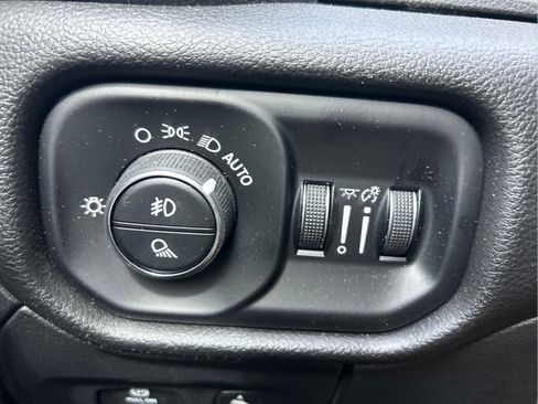Used 2024 RAM 1500 Laramie AWD/4WD image 25