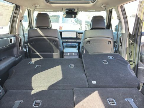 Used 2024 Hyundai Santa Fe Limited image 38