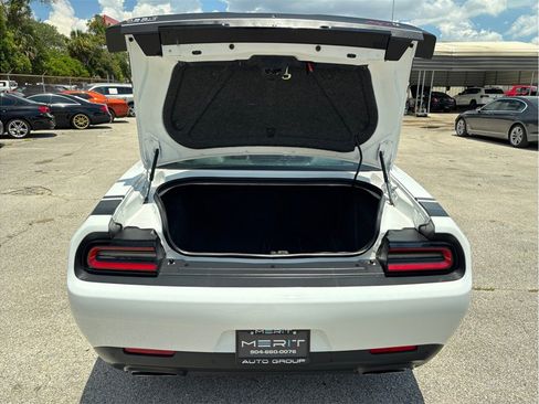 Used 2015 Dodge Challenger R/T Scat Pack w/ Leather Interior Group RWD image 48