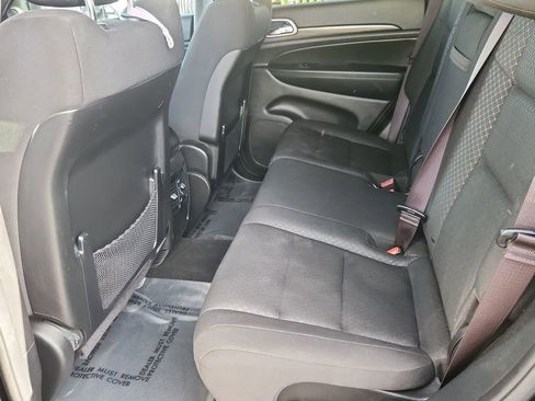 Used 2021 Jeep Grand Cherokee Laredo image 10