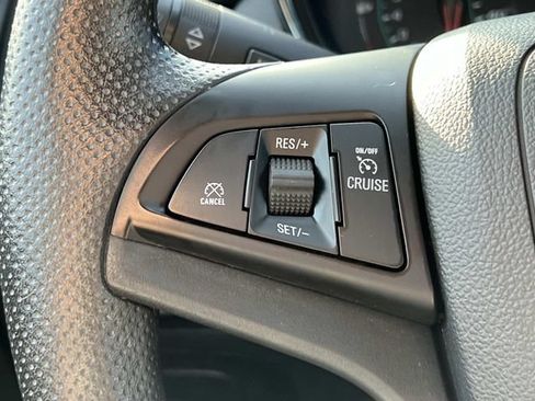 Used 2019 Chevrolet Trax LT FWD image 25