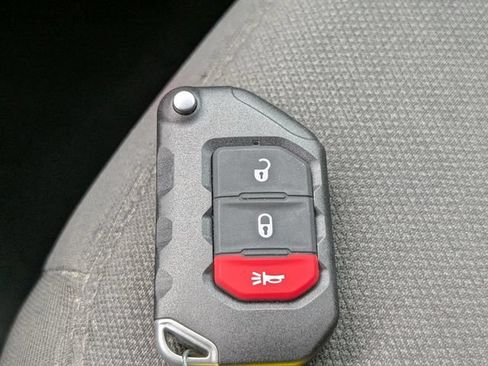 Used 2023 Jeep Wrangler Unlimited Sport AWD/4WD image 25