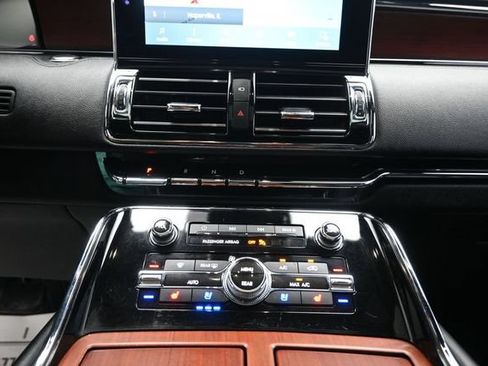 Used 2020 Lincoln Navigator Reserve w/ Luxury Package AWD/4WD image 13